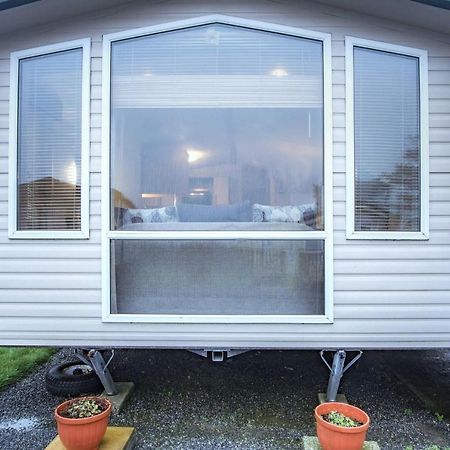 Ty Moselle 12 - 2 Bedroom Holiday Home - アムロス エクステリア 写真